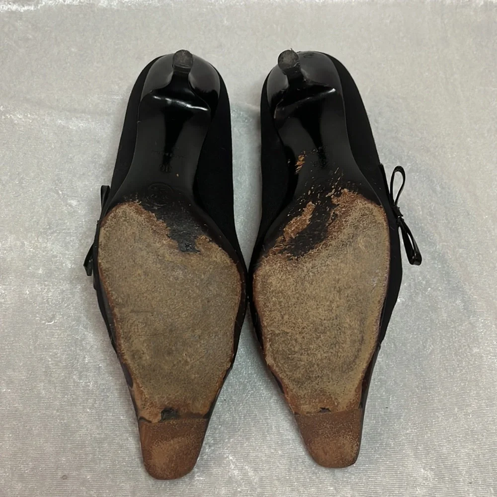 Chanel Cap-toe Pumps - Picture 3 of 7